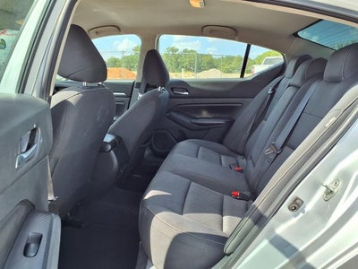 2022 Nissan Altima 2.5 SV