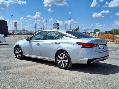 2022 Nissan Altima 2.5 SV