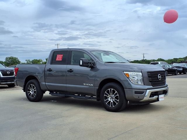 2024 Nissan Titan SV