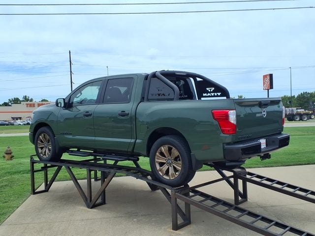 2024 Nissan Titan SV
