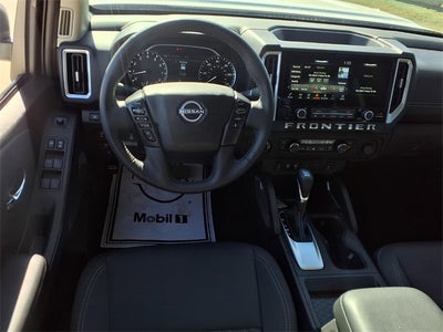 2025 Nissan Frontier SV