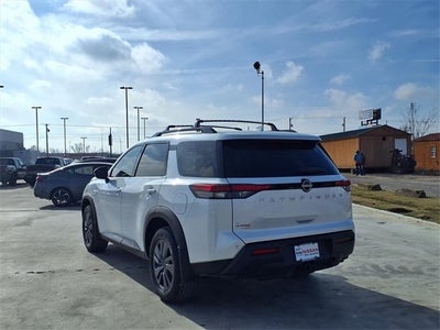 2025 Nissan Pathfinder SV