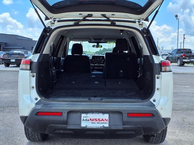 2022 Nissan Pathfinder SV