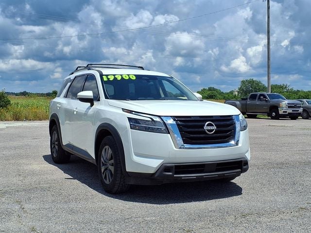 2022 Nissan Pathfinder SV