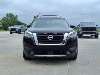 2022 Nissan Pathfinder SL