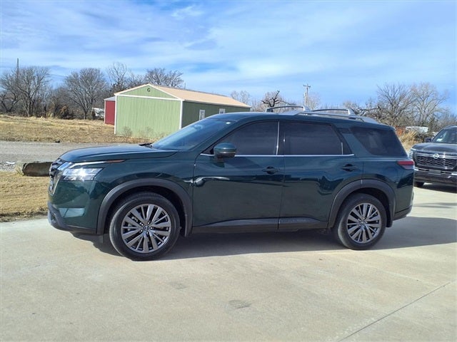 2024 Nissan Pathfinder SL