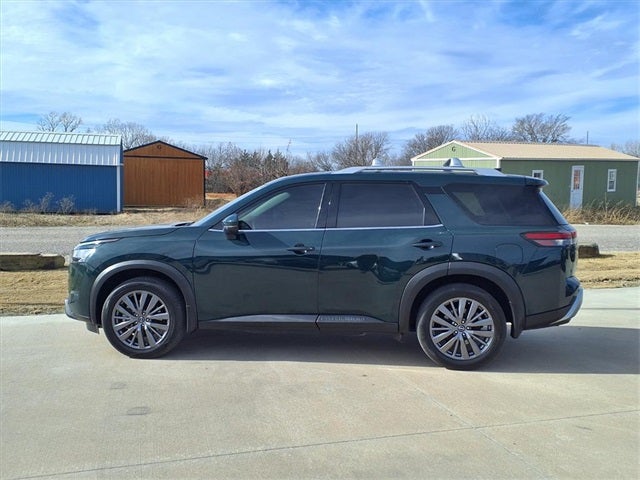 2024 Nissan Pathfinder SL