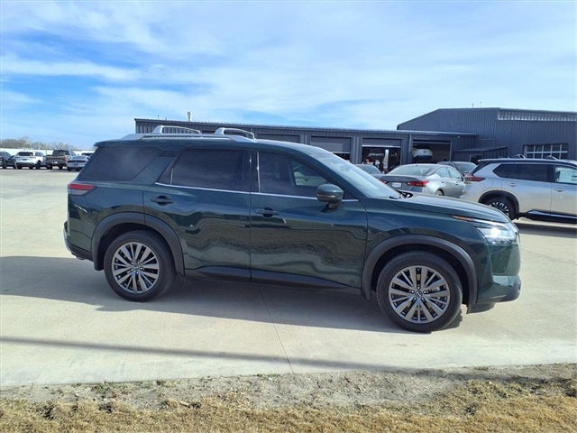 2024 Nissan Pathfinder SL