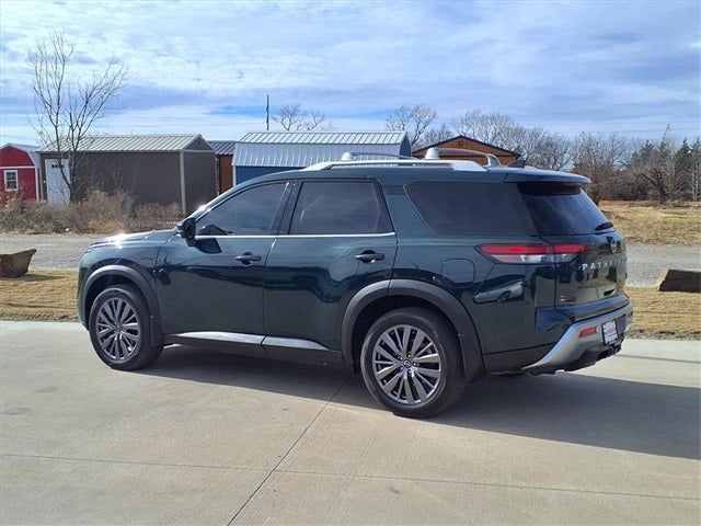 2024 Nissan Pathfinder SL