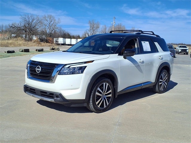 2024 Nissan Pathfinder Platinum