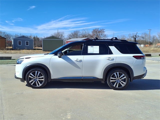 2024 Nissan Pathfinder Platinum