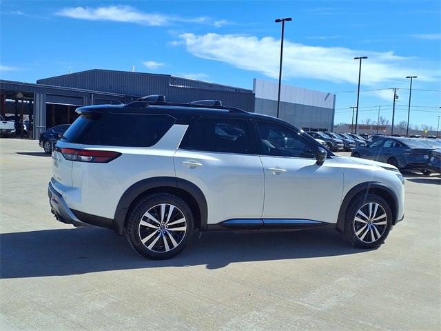 2024 Nissan Pathfinder Platinum