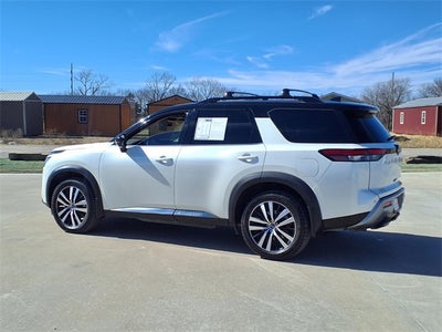 2024 Nissan Pathfinder Platinum