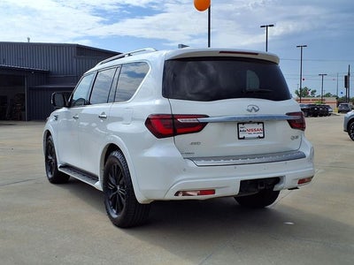2023 INFINITI QX80 LUXE