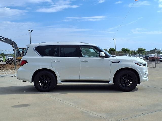 2023 INFINITI QX80 LUXE
