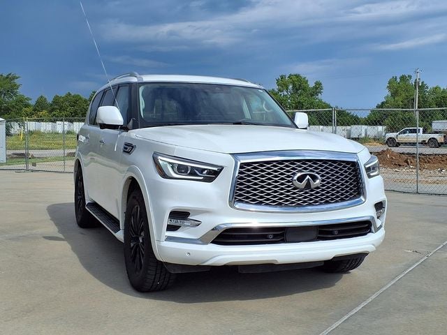 2023 INFINITI QX80 LUXE