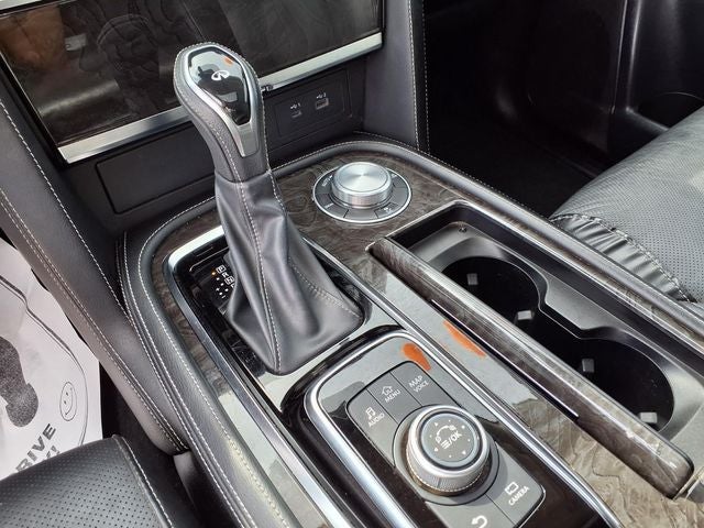 2023 INFINITI QX80 LUXE