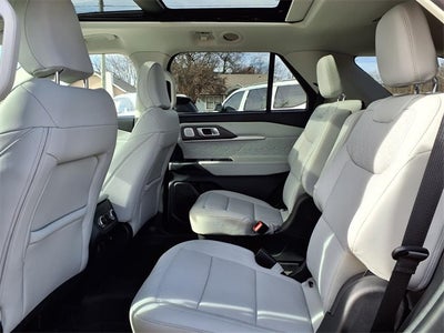 2025 Ford Explorer Platinum