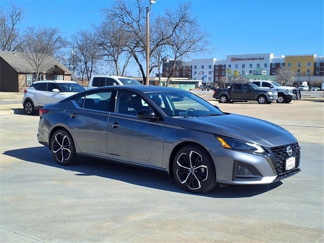 2023 Nissan Altima SR