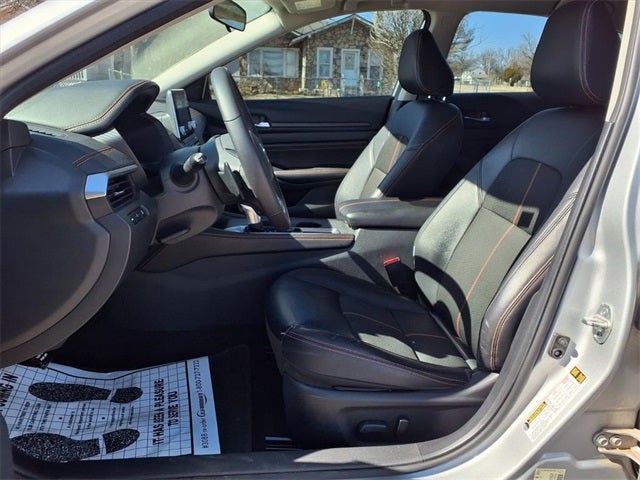 2022 Nissan Altima SR