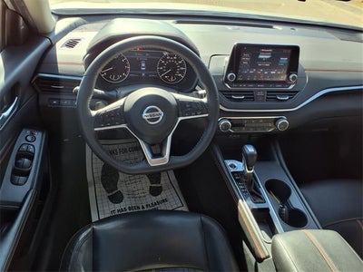 2022 Nissan Altima SR