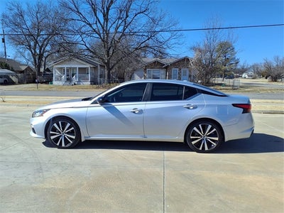 2022 Nissan Altima SR