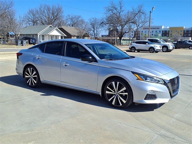 2022 Nissan Altima SR