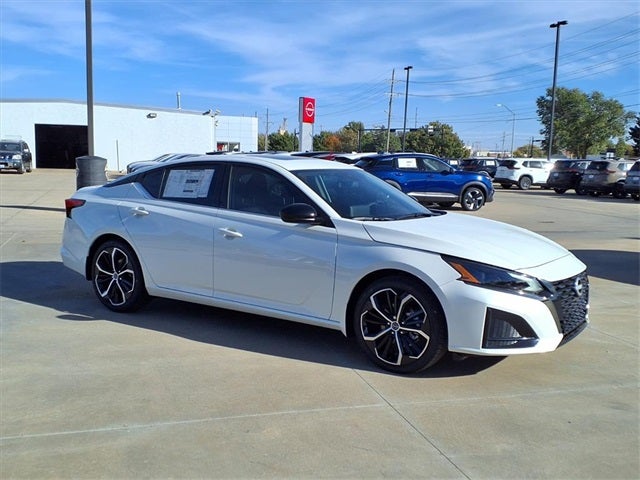 2025 Nissan Altima SR