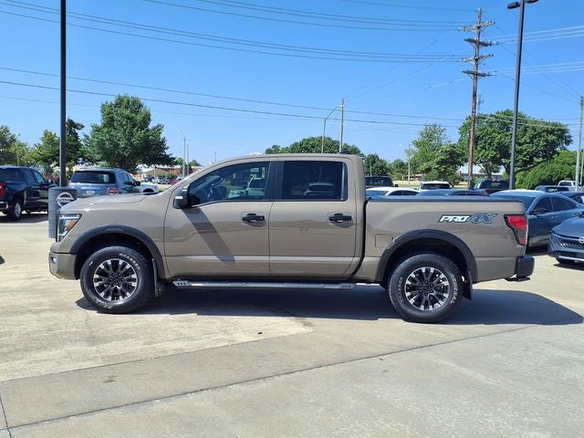 2022 Nissan TITAN Crew Cab PRO-4X®