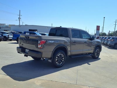 2022 Nissan TITAN Crew Cab PRO-4X®