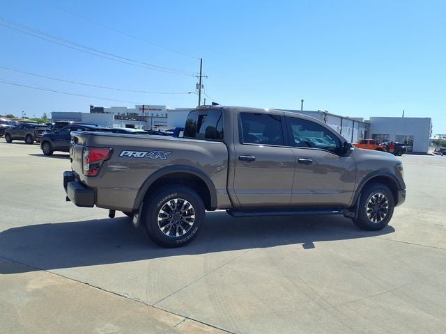 2022 Nissan TITAN Crew Cab PRO-4X®