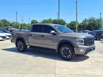 2022 Nissan TITAN Crew Cab PRO-4X®