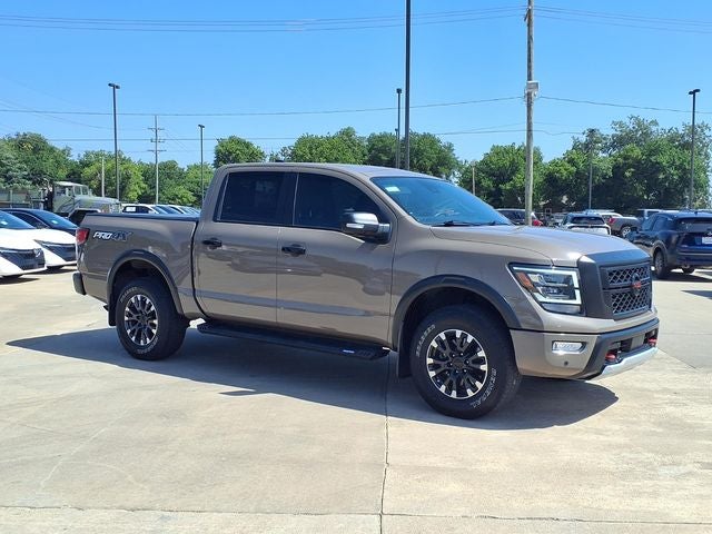 2022 Nissan TITAN Crew Cab PRO-4X®