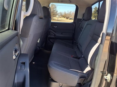 2024 Nissan Frontier Crew Cab SV