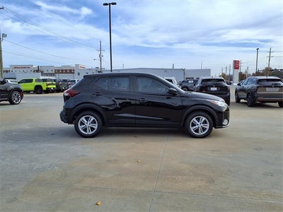 2025 Nissan Kicks Play S