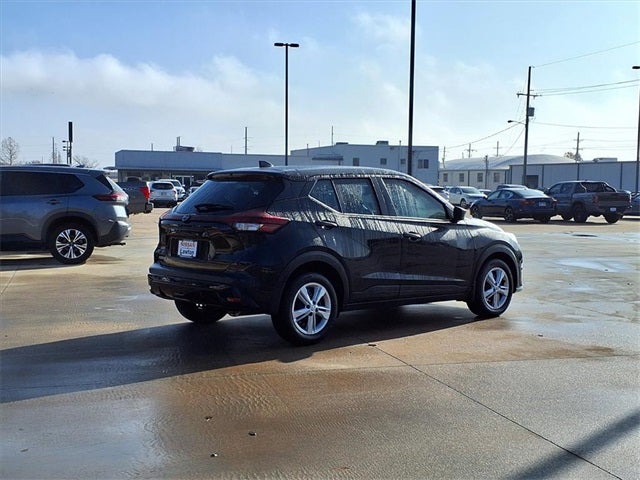 2025 Nissan Kicks Play S