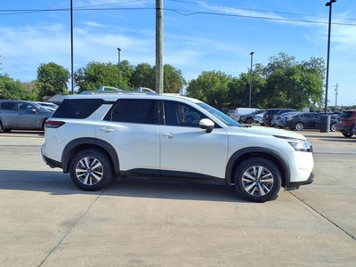2024 Nissan Pathfinder SL