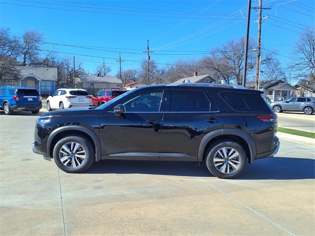 2025 Nissan Pathfinder SL