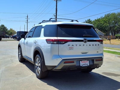 2026 Nissan Pathfinder SL