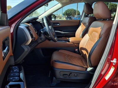 2024 Nissan Pathfinder Platinum