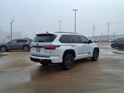 2024 Toyota Sequoia SR5 4WD (SE)
